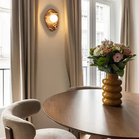 Appt 4p Grands Boulevards شقة